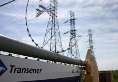 Tres grupos argentinos se presentaron para comprar la mayor red de transmisión