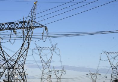El Gobierno consiguió US$ 356 millones con la venta de la mayor red de transmisión del país El Gobierno consiguió US$ 356 millones con la venta de la mayor red de transmisión del país