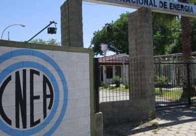 Denuncian que echaron a cerca de 100 personas de la Comisión de Energía Atómica