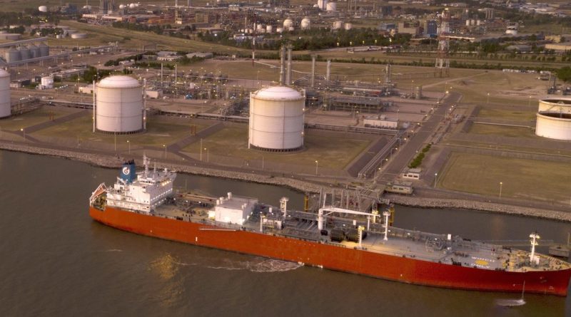 El gas en garrafas abre un frente exportador